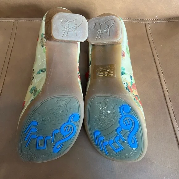 Fluevog Floral Mary Jane Heels with Red Strap - Picture 6 of 8